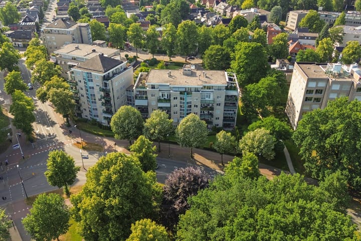 Foto 48 van Burgemeester Des Tombeplein 3