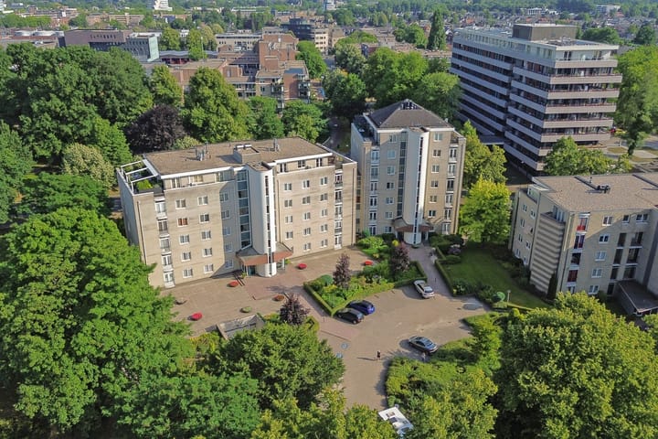 Foto 54 van Burgemeester Des Tombeplein 3