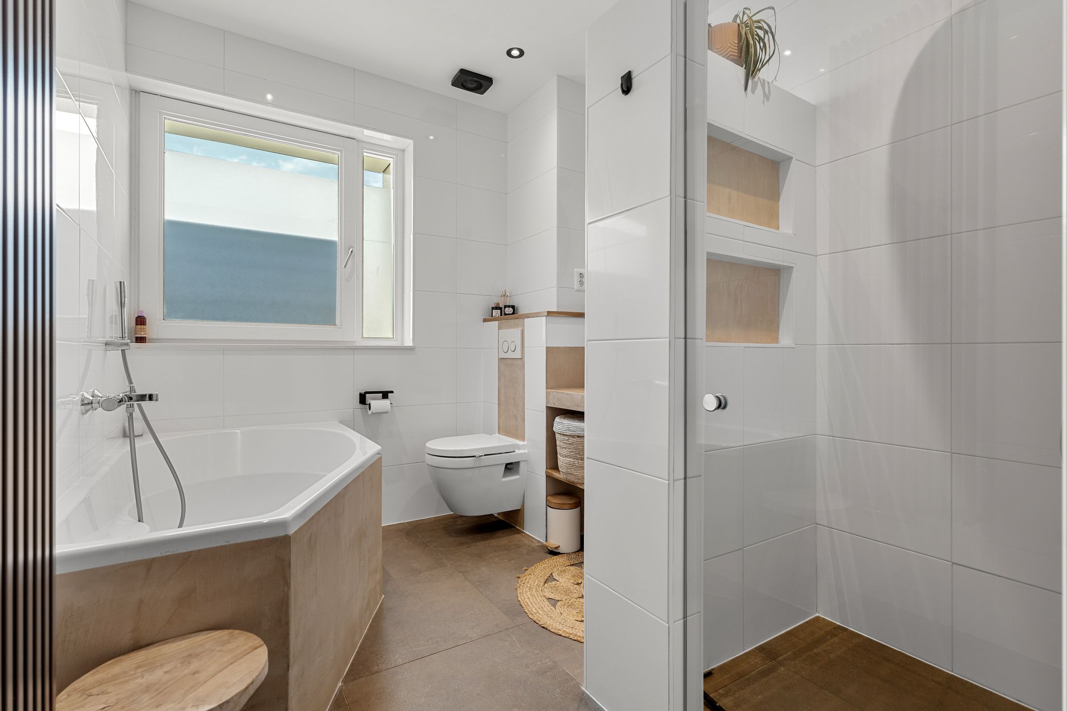 Foto 24 van Buurmeester 16