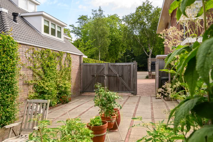 Photo 29 of dr. Abraham Kuyperlaan 36