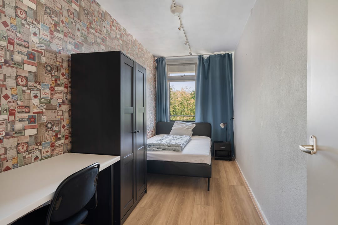 Foto 32 van Van der Helmstraat 448