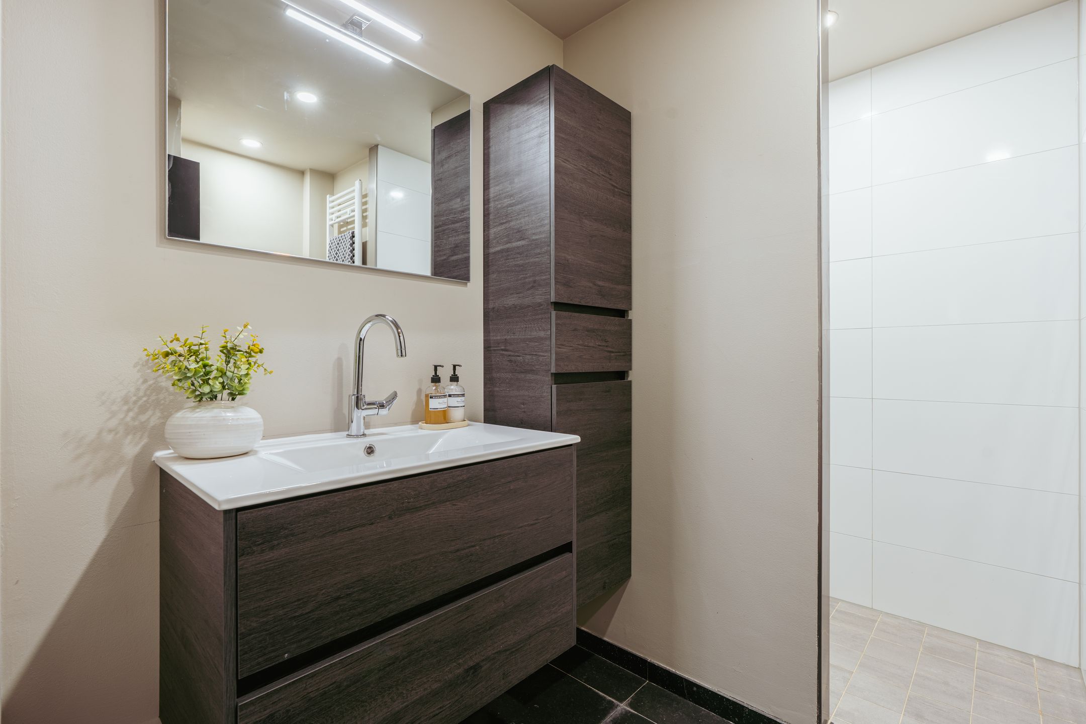 Photo 18 of Van Nijenrodeweg 618