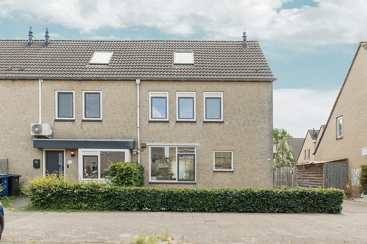 Foto 38 van Lotusbloemweg 110