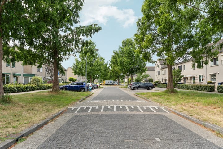 Foto 39 van Lotusbloemweg 110