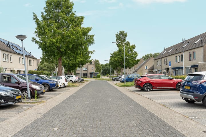 Foto 40 van Lotusbloemweg 110