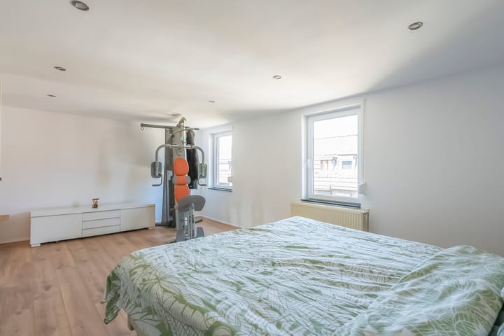 Photo 22 of Theresiastraat 25