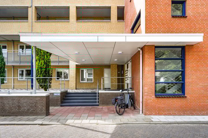 Foto 20 van Bernstein 52