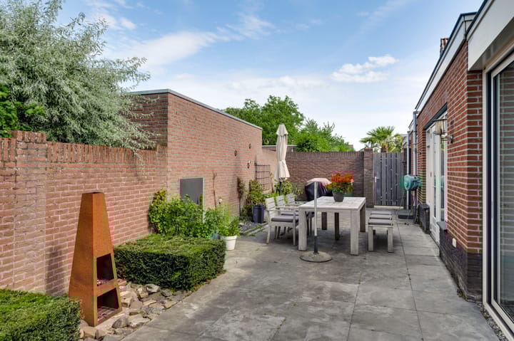 Photo 39 of Walestraat 35