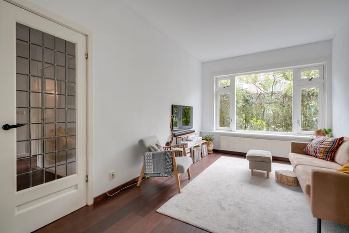 Photo 8 of Van Riebeeckstraat 26