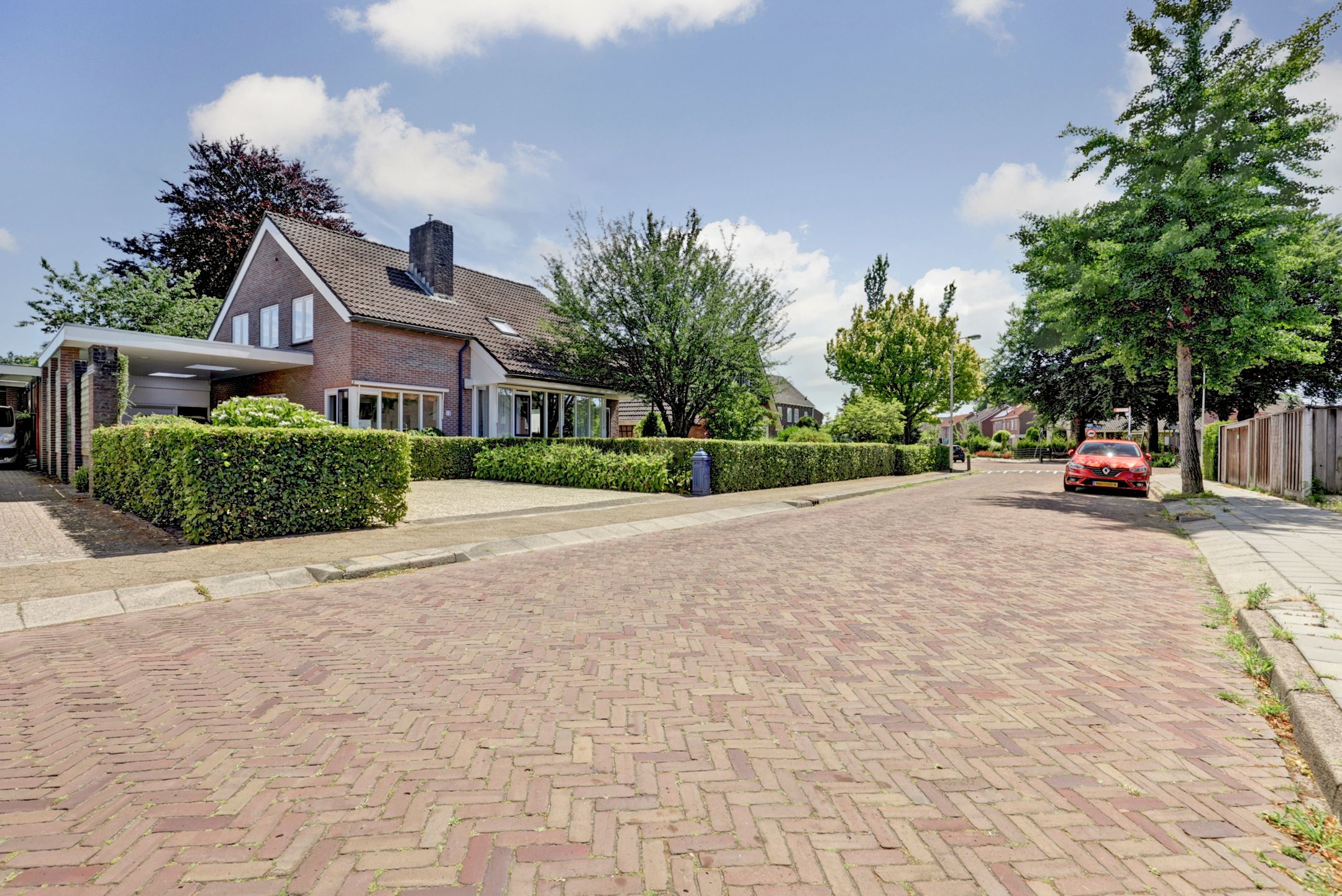 Photo 42 of Bevertstraat 11