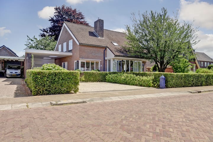 Foto 44 van Bevertstraat 11