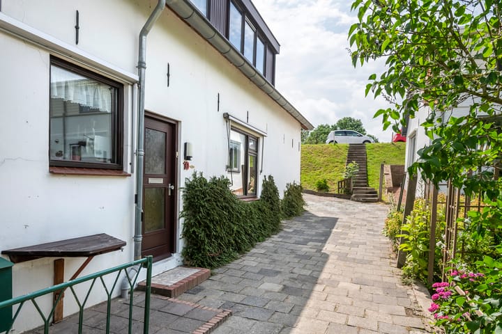 Foto 8 van Zuiderlingedijk 10