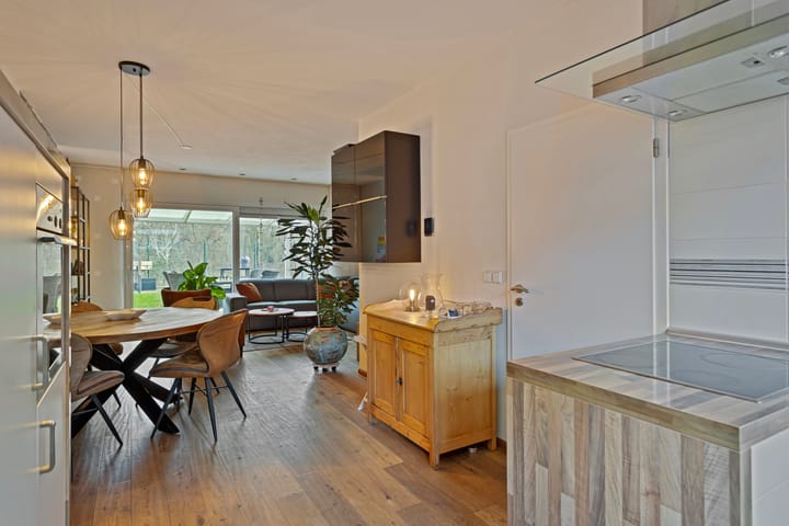 Foto 9 van Meuserstraat 132