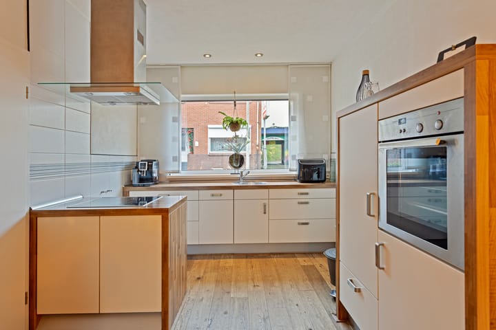 Foto 10 van Meuserstraat 132