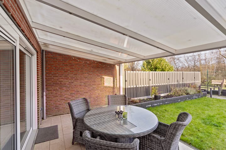 Foto 26 van Meuserstraat 132