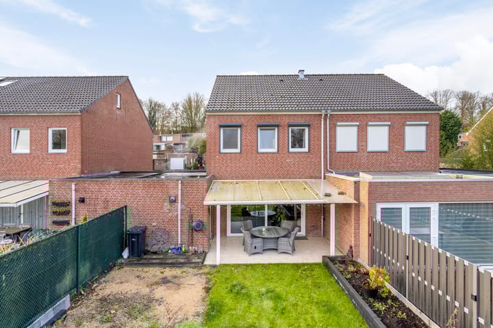 Foto 30 van Meuserstraat 132