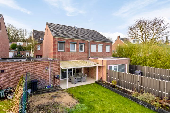 Foto 32 van Meuserstraat 132