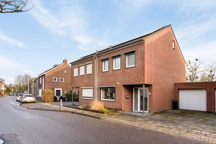 Foto 39 van Meuserstraat 132