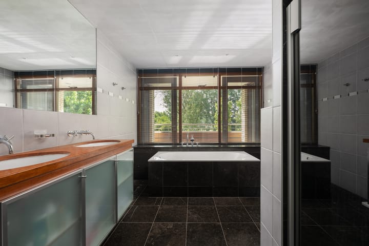 Foto 15 van Voorhout 5