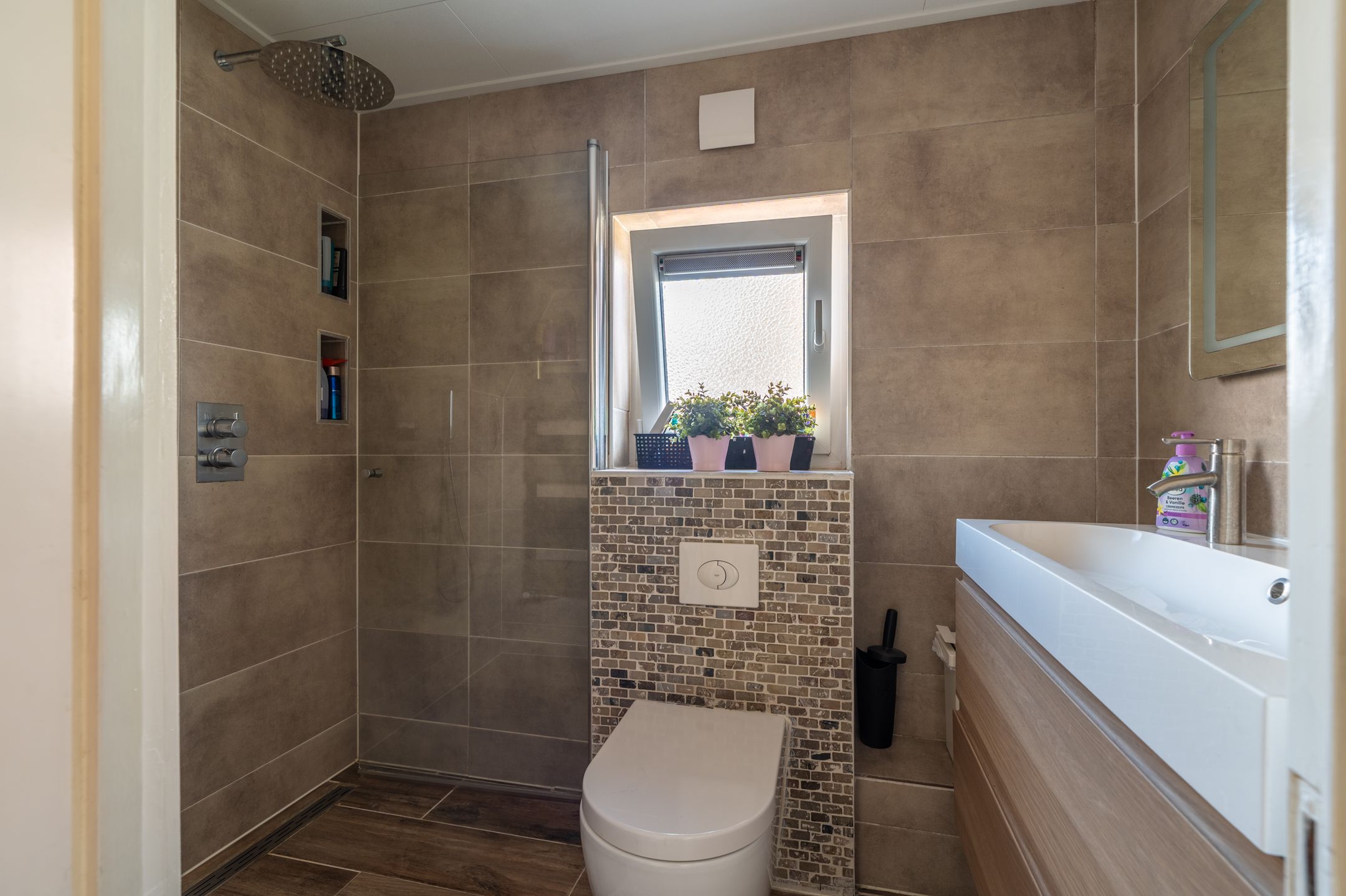 Foto 42 van Wettersteinstraat 8