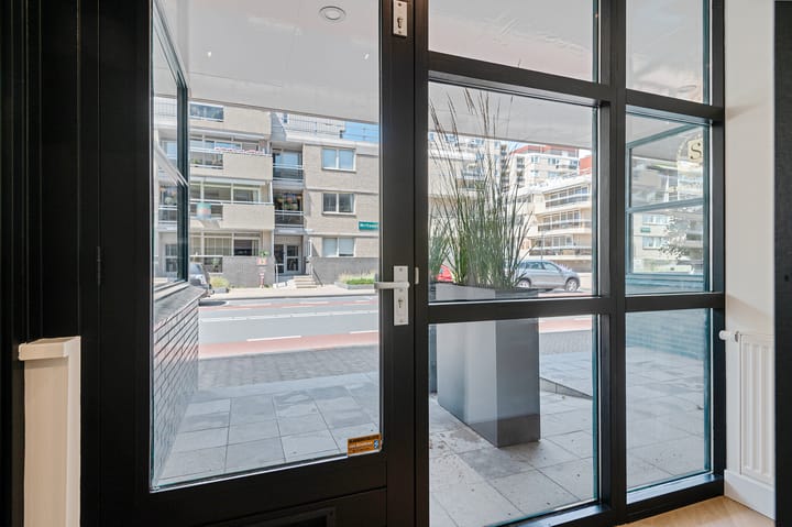 Photo 2 of Parallel Boulevard 172