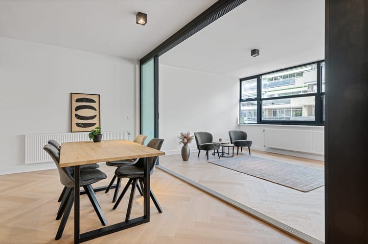 Photo 3 of Parallel Boulevard 172