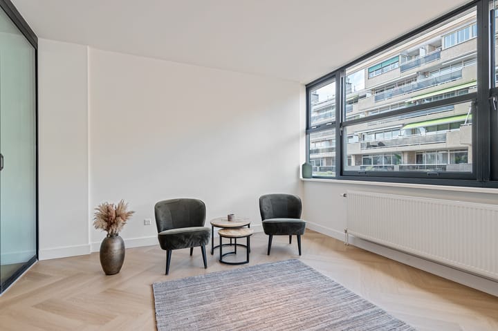 Photo 4 of Parallel Boulevard 172