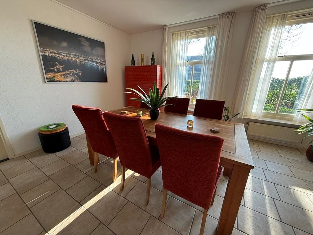 Photo 6 of Waver 3-B