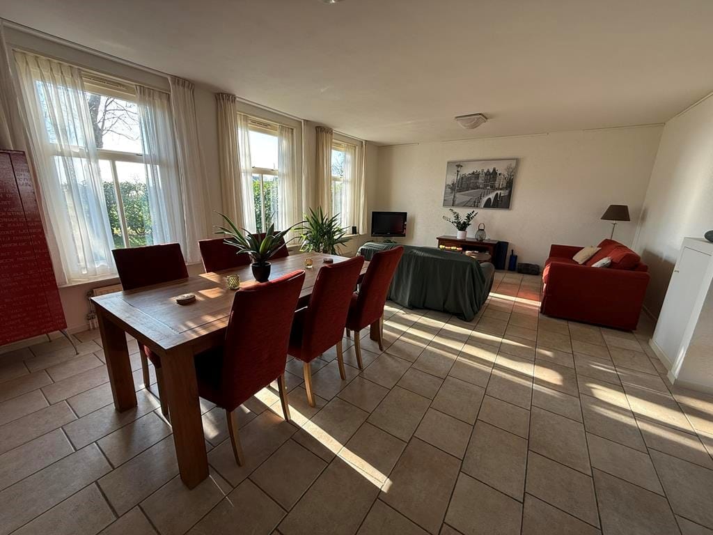 Photo 7 of Waver 3-B