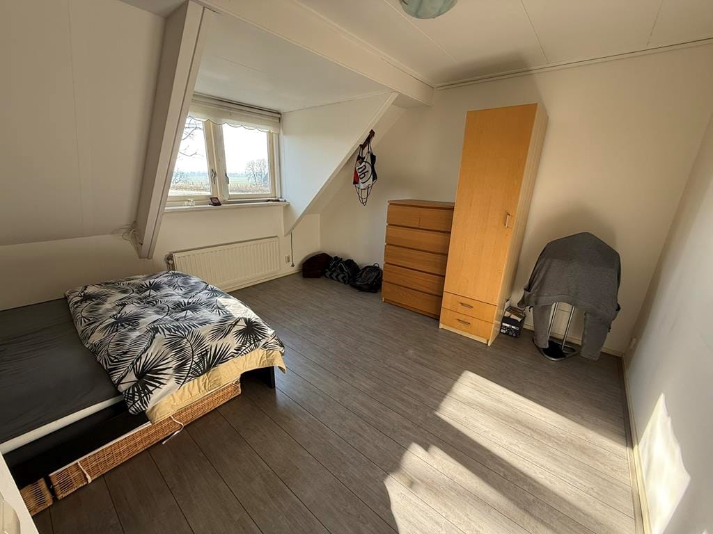 Photo 16 of Waver 3-B