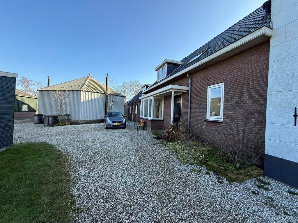 Photo 25 of Waver 3-B