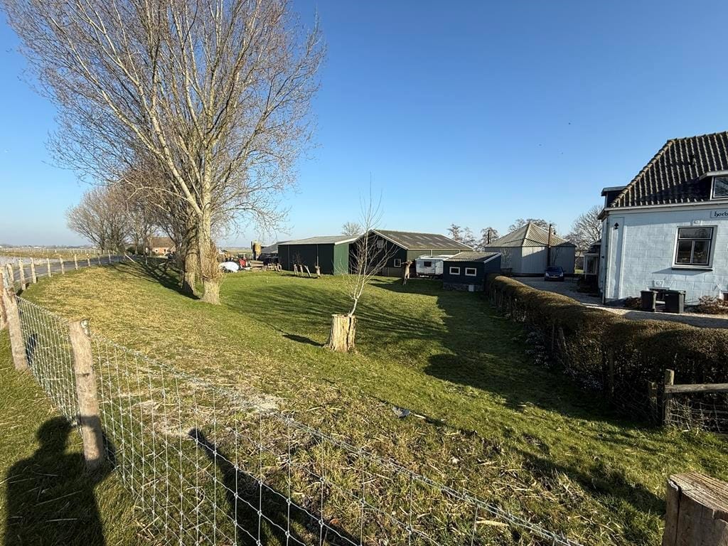 Photo 26 of Waver 3-B