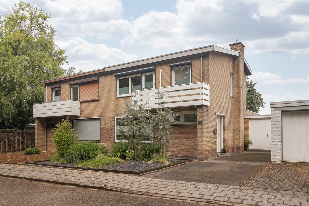 Foto 1 van Burg. Smeetsstraat 28