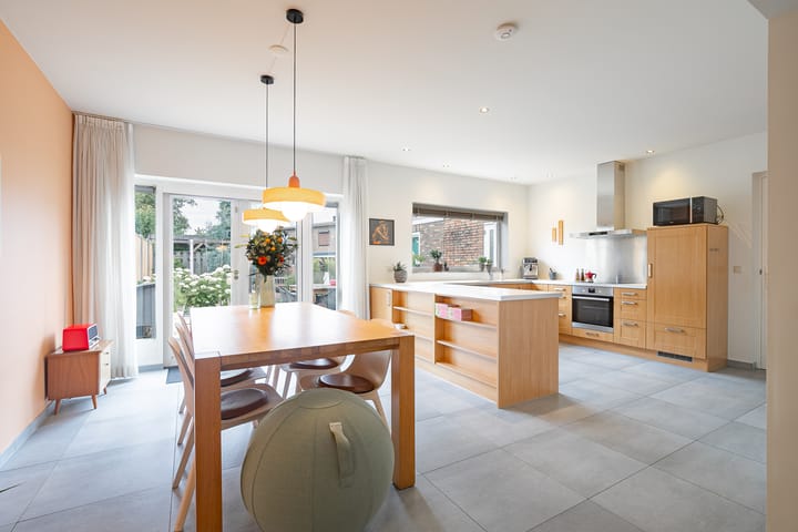 Foto 8 van Burg. Smeetsstraat 28