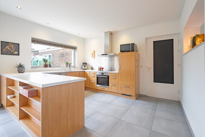 Foto 10 van Burg. Smeetsstraat 28