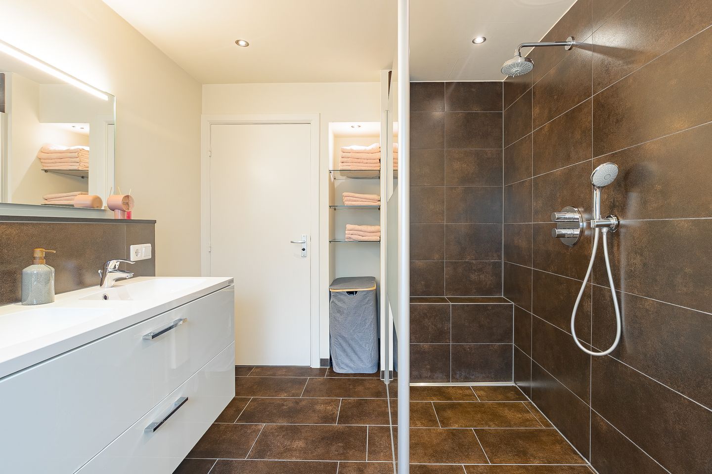 Foto 19 van Burg. Smeetsstraat 28