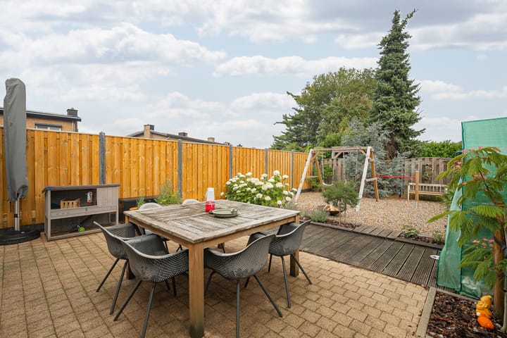 Foto 21 van Burg. Smeetsstraat 28