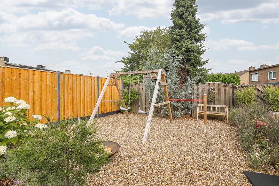 Foto 23 van Burg. Smeetsstraat 28