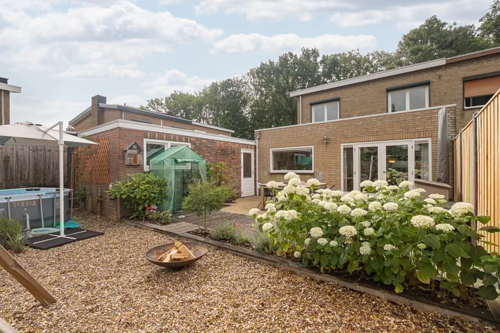 Foto 25 van Burg. Smeetsstraat 28