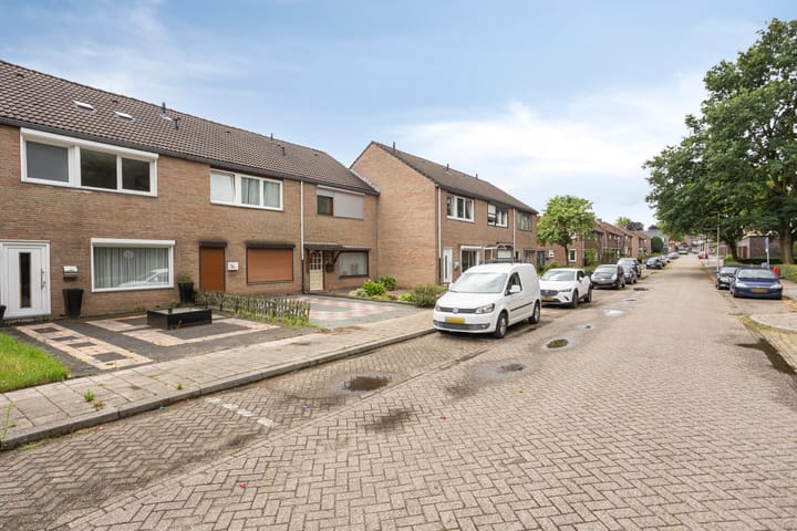 Foto 3 van Henri Jonasstraat 38