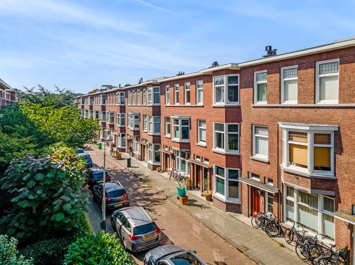 Photo 1 of De Bruynestraat 42