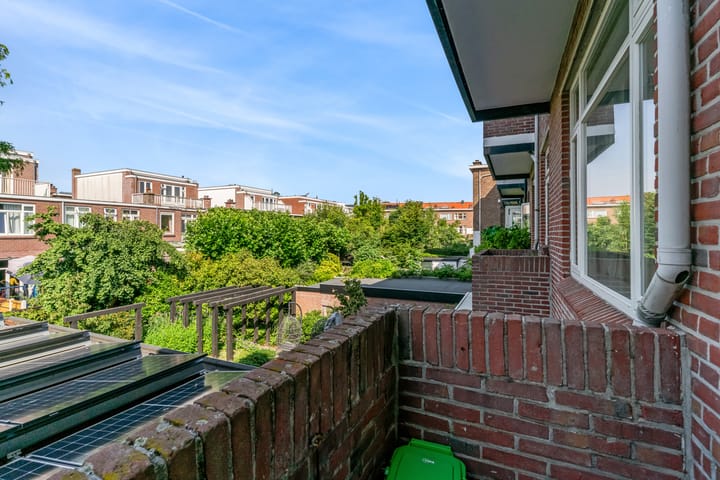 Photo 10 of De Bruynestraat 42