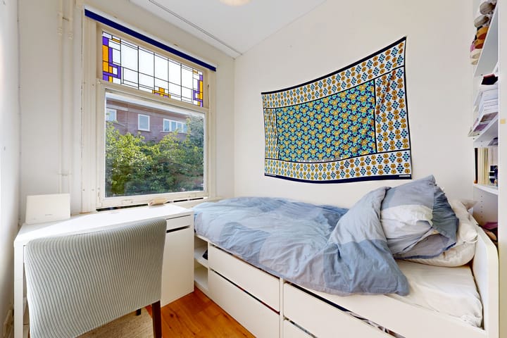 Photo 13 of De Bruynestraat 42