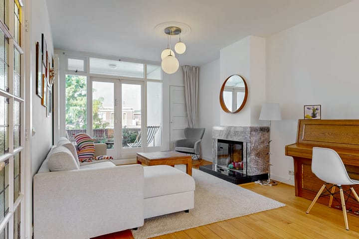 Photo 21 of De Bruynestraat 42