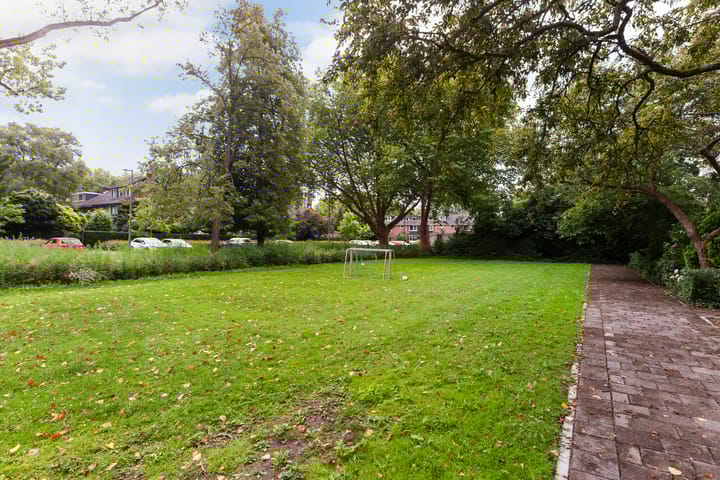 Foto 30 van Van der Helmstraat 394