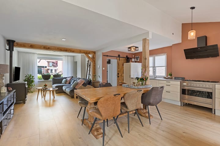 Foto 14 van Hogeweg 65