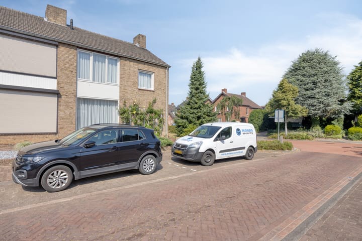 Foto 25 van Maasbrachterweg 10