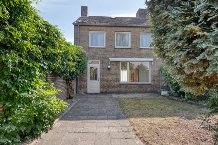 Foto 19 van Maasbrachterweg 10