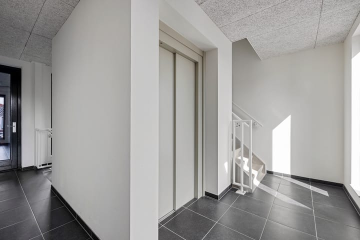 Foto 4 van Leeuwarderweg 1-301