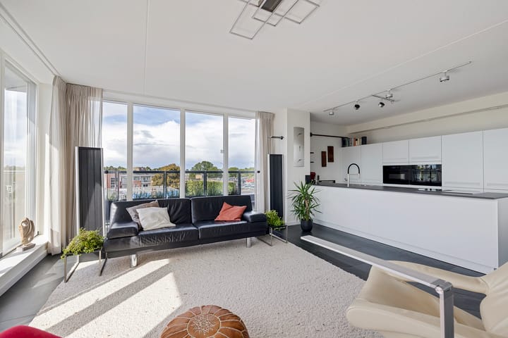 Photo 14 of Leeuwarderweg 1-301